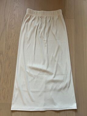 GU white maxi skirt with slit (fits US 4)